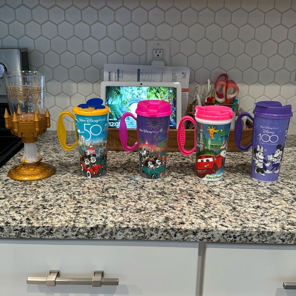 Disney World Cups - Picture 1 of 1